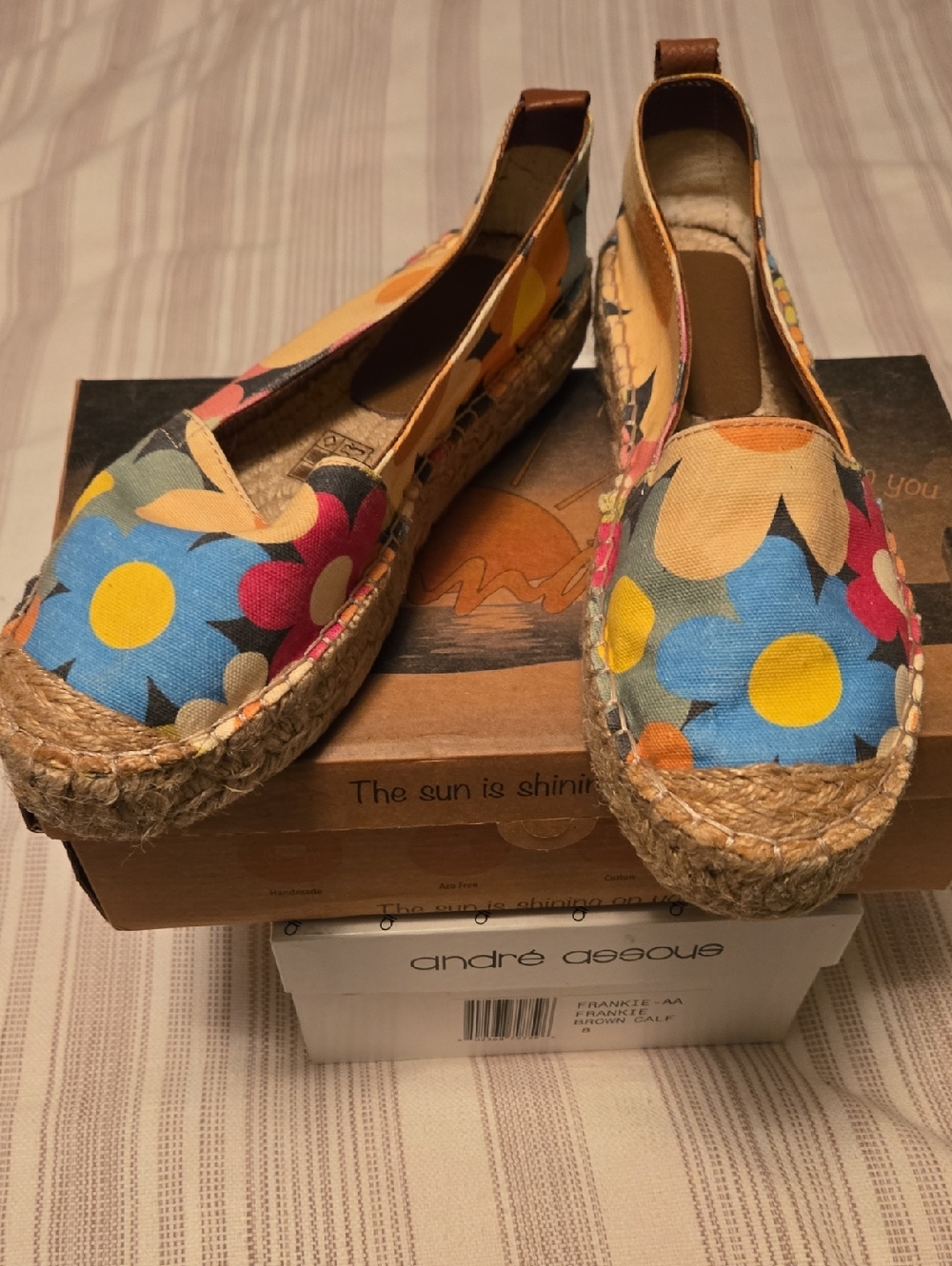 Sundias Women's Floral Canvas Espadrille Flats - Multicolor